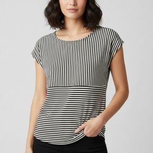 ⭐ XS H&M Black and White Striped Women's Top